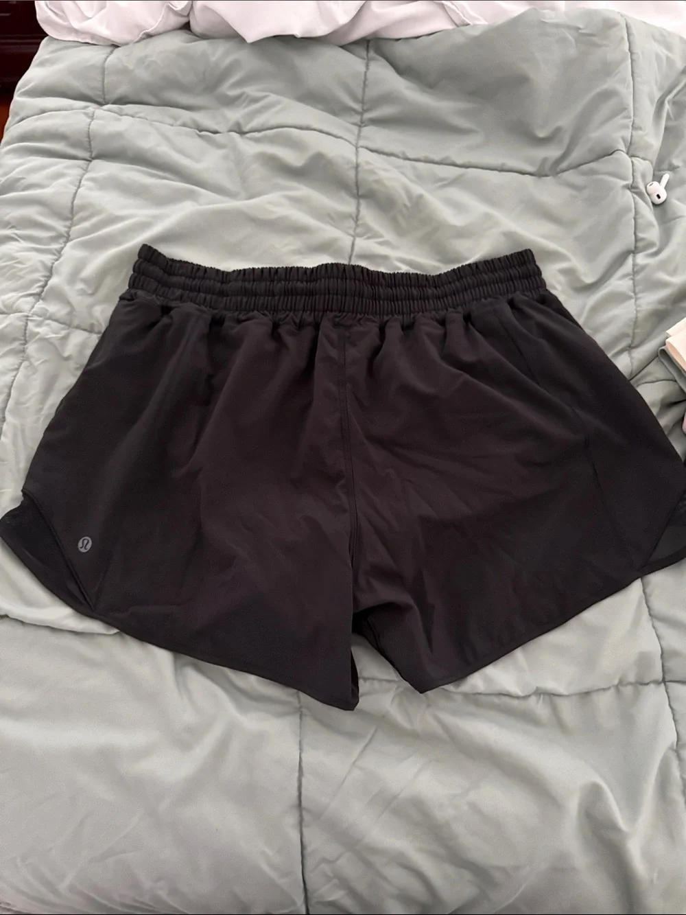 lululemon black athletic shorts with reflective logo - Picture 1 of 3